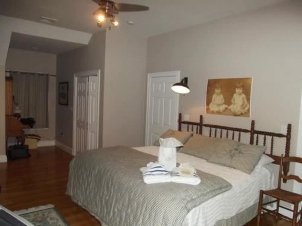 Josephine'S On The Bay Bed And Breakfast Hull Exteriör bild
