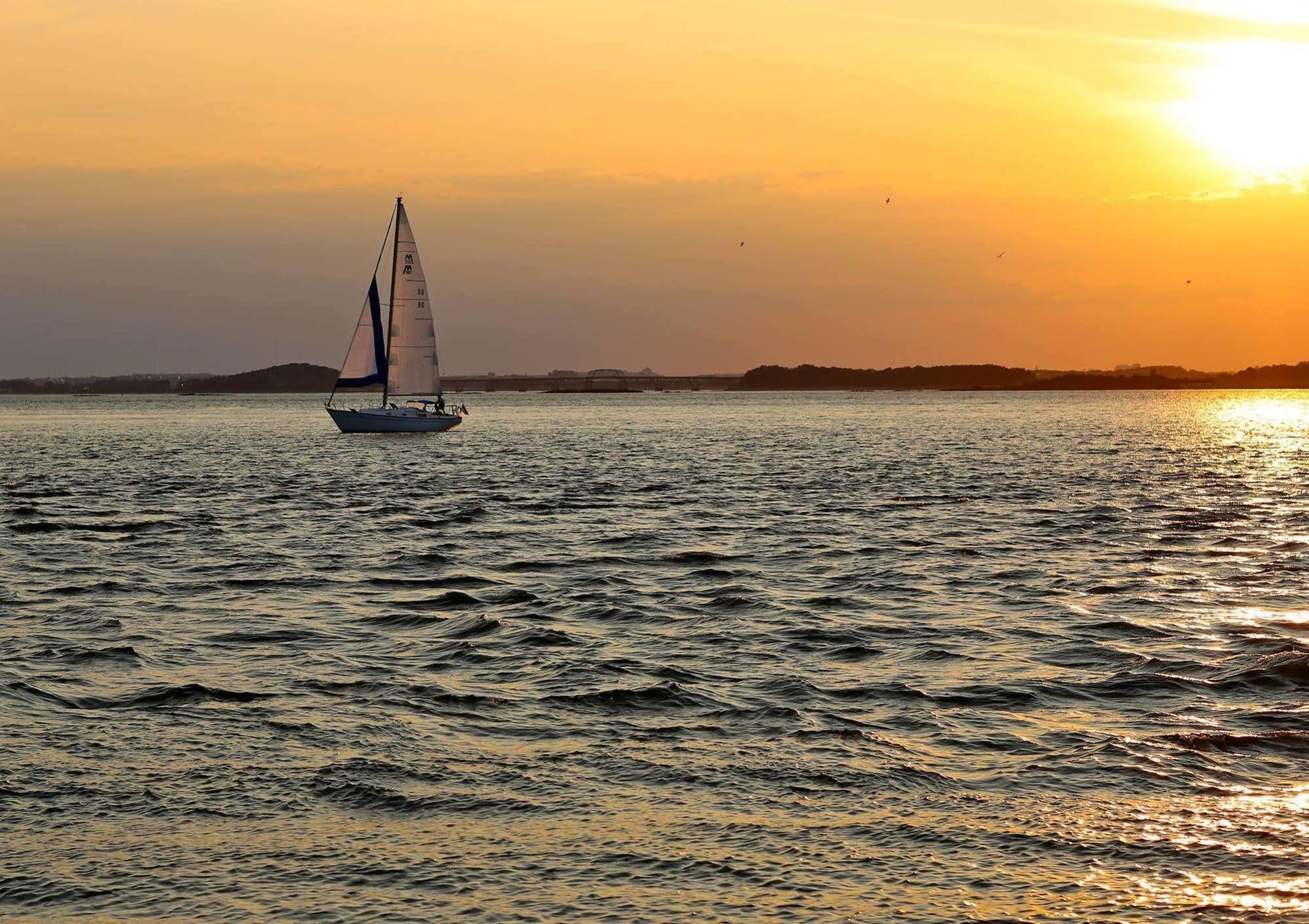 Josephine'S On The Bay Bed And Breakfast Hull Exteriör bild